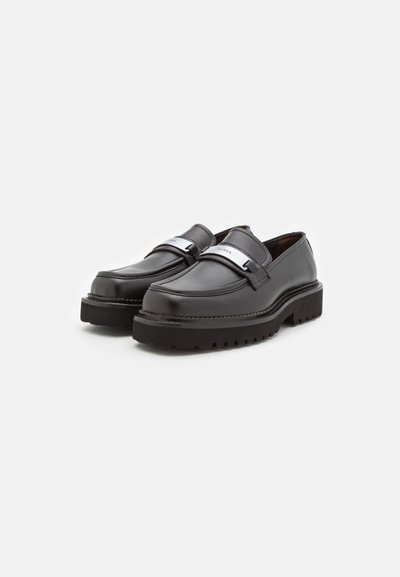 Filippa K SQUARE TOE LOAFERS - Įmautiniai batai - black