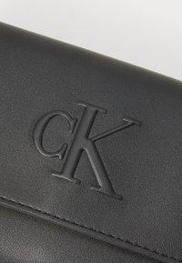 Thumbnail Image 6