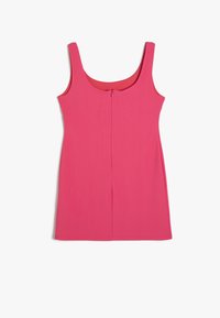 Rosa ärmelloses Kleid aus leichtem Stoff, mit rundem Ausschnitt und einem zentralen Reißverschluss auf der Rückseite. Glatte Textur, minimalistisches Design.