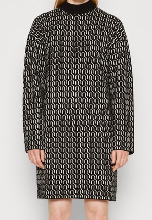Stickad klänning - black