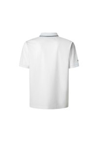 Balta polo krekls ar īsām piedurknēm, salocītu apkakli un plānu akcenta svītru apkaklī. Izgatavots no viegla, gluda auduma.