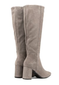 Szare, zamszowe, wysokie botki; blokowy obcas; gładka tekstura; dopasowany fason z pionowymi przeszyciami; zaokrąglony czubek.