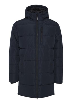 Marineblauwe gewatteerde parka met een capuchon, voorzien van een voorsluiting met rits, knopenzakken en een horizontaal gequilt patroon. Gladde textuur.