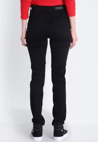 BONOBO Jeans Slim fit -farkut - black denim