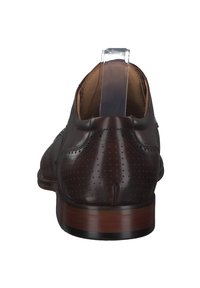 Braune Lederschuhe mit perforierten Details, einer Kunststoff-Fersenkappe und einer Holzsohle. Glatte Oberfläche und abgerundete Form.