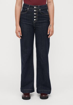 TAILORED - Jeans a zampa - rinse