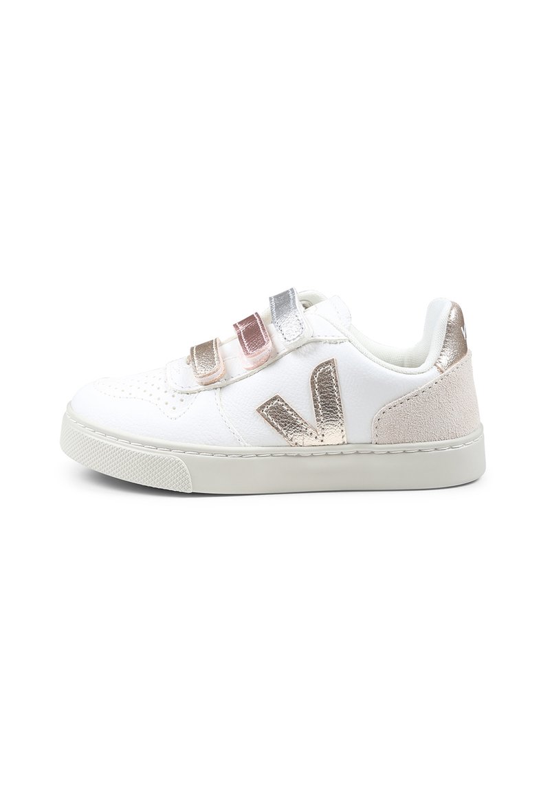 Valged sneakers metalliliste roosa kuldsete ja hõbedaste detailidega. Omavad Velcro rihmasid, tekstureeritud kanga ja kummist tallat.