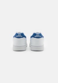 New Balance Obuća za košarku - white/dark blue