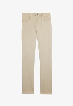 Beige Baumwollhose mit geradem Bein, Vordertaschen und Metallakzenten. Glatte Textur, leichtes Material.