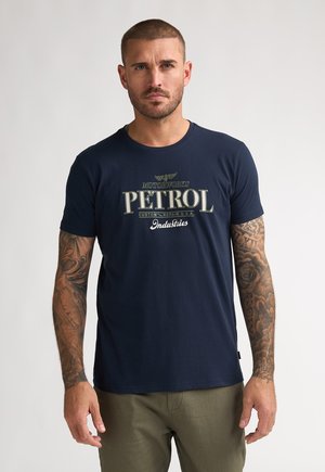 - T-shirt z nadrukiem