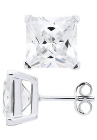 Boucles d'oreilles en pierre précieuse carrée et transparente avec un réglage en ton argent, présentant un design à griffes et un dos à tige pour le maintien.