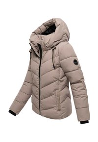 Beige Pufferjacke mit hohem Kragen, schwarzem Reißverschluss und verstellbarem Kapuzenzug. Sie verfügt über diagonale Steppungen und kontrastierende schwarze Bündchen.
