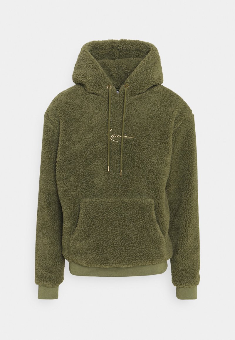 Oliven grøn fleece hettegenser med teksturert overflate, frontlomme med kenguru-design og hardware i gullfarge til snøring. Har ribbestrikket kant og mansjetter.