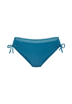 Tirkīzzilas bikini apakšdaļa ar mežģīņu maliņu uz jostasvietas un regulējamām sānu aukliņām ar mazām metāla pērlītēm.