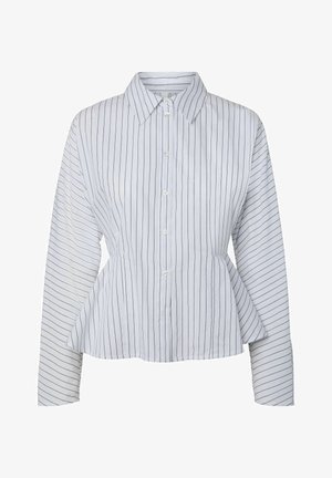 Biała koszula na długi rękaw z czarnymi pionowymi prążkami i dopasowanym pasem z baskinką.