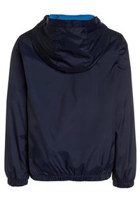 Chaqueta con capucha de color azul marino y puños y dobladillo elásticos, vista desde la parte posterior, con un forro interior de color azul brillante en la capucha.