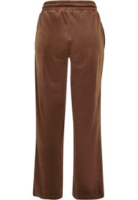 Brązowe spodnie z weluru o luźnym kroju, z elastycznym pasem i bocznymi kieszeniami, gładka tekstura i prosty krój nogawki.