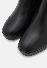 RAID CANNON - Botas de plataforma - black