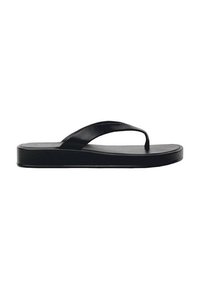 Černá plážová obuv s plochou podrážkou, hladkým gumovým páskem a minimalistickým designem. Lehká s elegantním tvarem.