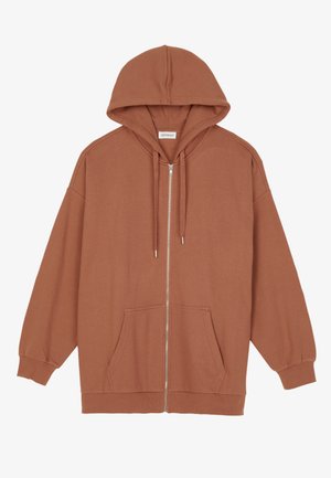 Brūns zip-up kapuce, kas izgatavota no mīksta auduma. Satur kapuci, aukliņas, divas priekšējās kabatas un riboti aproces un apakšmalu.