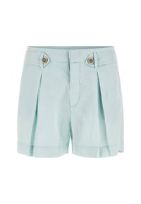Pantaloni corti in lino azzurro chiaro con pieghe, due dettagli a bottone in vita e orlo risvoltato. Presentano una texture liscia e un design su misura.