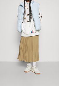 SIKSILK Felpa con cappuccio - beige