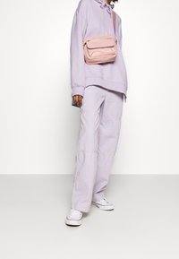 Weekday Felpa con cappuccio - lilac