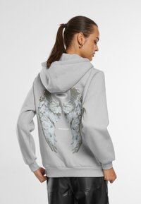 Mister Tee - ANGELS CLUB - Hoodie - lightasphalt Thumbnail Image 1