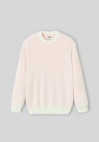 Pull à maille côtelée rose et blanche avec un col rond et des manches longues. Présente une bordure blanche unie aux poignets et à l'ourlet.
