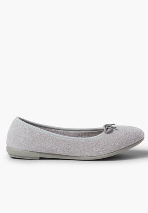 Ballerine grigio chiaro testurizzate con punta arrotondata e una piccola decorazione a fiocco. Materiale superiore morbido e suola piatta in gomma.