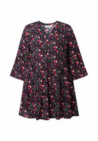 Robe à imprimé floral avec un fond sombre. Elle dispose d'un col en V, de manches trois-quarts et d'un design de jupe à volants. Tissu texturé avec des fleurs colorées.