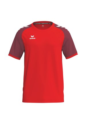 Rotes Sporttrikot mit bordeauxfarbenen Ärmeln, Rundhalsausschnitt und weißem Erima-Logo auf Brust und Schulterakzenten.