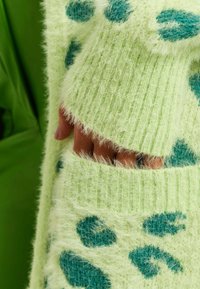 Liquorish FLUFFY LONGLINE ANIMAL PRINT - Cardigan - green