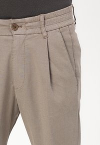 Thumbnail Image 7