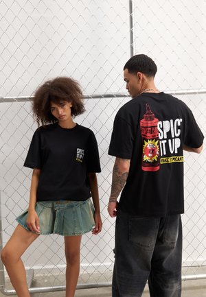 YOURTURN UNISEX - T-Shirt print - black