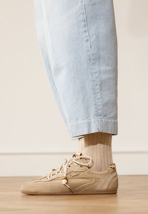 Manfield, Baskets basses - beige