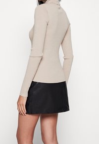 Gina Tricot Stickad tröja - beige