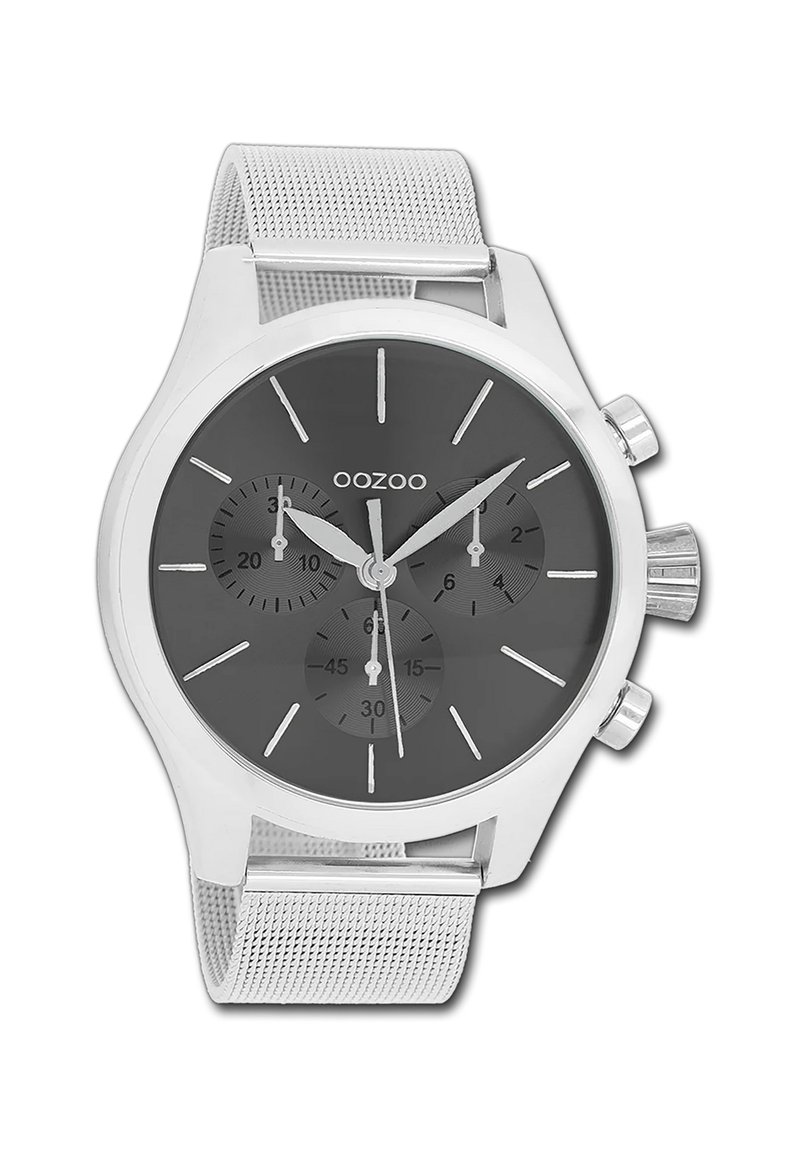 Montre chronographe en argent avec un cadran gris foncé, trois sous-cadrans, des index horaires en argent et un bracelet en métal tressé. Fini poli sur l'ensemble.