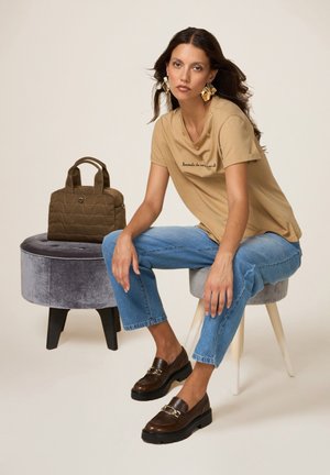 Oltre CON CINTURA - Vaqueros tapered - azzurro