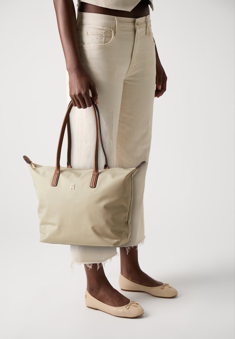 Tommy Hilfiger POPETTE TOTE - Geantă de pânză - sandalwood