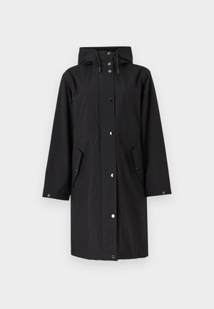 Imperméable long noir avec capuche, boutons-pression à l'avant, poches à rabat avec boutons, et poignets ajustables, présenté sur un fond uni.