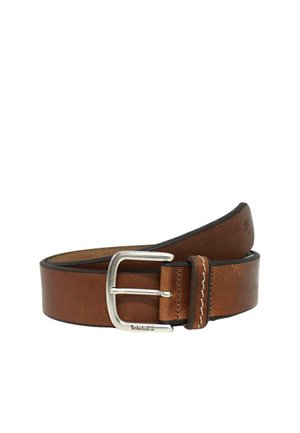 Cintura in pelle marrone con fibbia rettangolare argentata, logo Timberland inciso sulla fibbia e in rilievo sull'asola terminale della cintura.