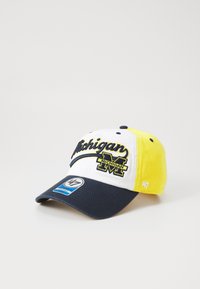 Căciulă galbenă, albă și albastră închis, cu broderie "Michigan" și logo, design structurat cu șase panouri și curea ajustabilă.