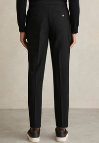 Reiss REGULAR FIT DRAWCORD - Pantalones - black