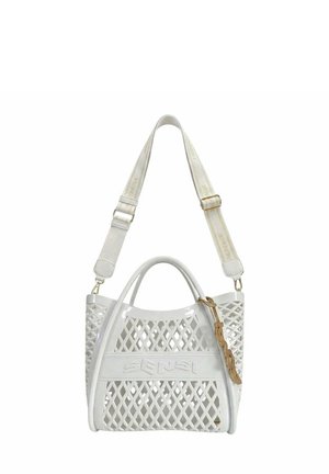 Borsa bianca con motivo a griglia, due manici corti, tracolla regolabile beige e portachiavi color cuoio chiaro.