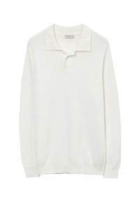 Langärmliges weißes Strickpolohemd mit zwei Knöpfen, gerippten Bündchen und Saum, flach auf einem weißen Hintergrund präsentiert.