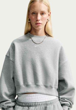 Nike Sportswear, STUDIO FLEECE MEDIUM WEIGHT OVERSIZED CROPPED CREW - Sudadera - dk grey heather/sail