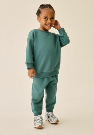Next, REGULAR FIT - PRICE STARTER CREW JOGGERS SET . - Survêtement - green