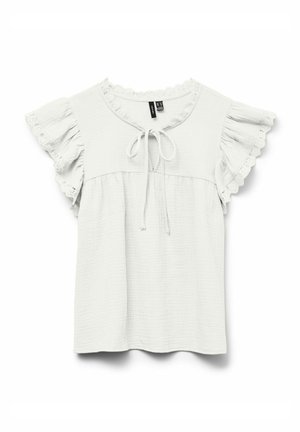 Blouse gris clair avec des manches courtes et volantées ; dotée d'un col arrondi et d'une fermeture à liens. Tissu texturé avec des accents en forme de vagues autour du col.