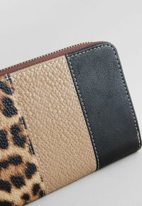 Next LARGE SPLICE  REGULAR FIT - Portafoglio - animal colour